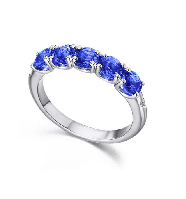 White gold ring with Sapphires and Diamonds