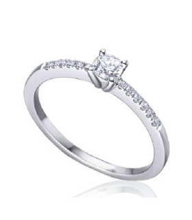 White gold ring with a Diamond
