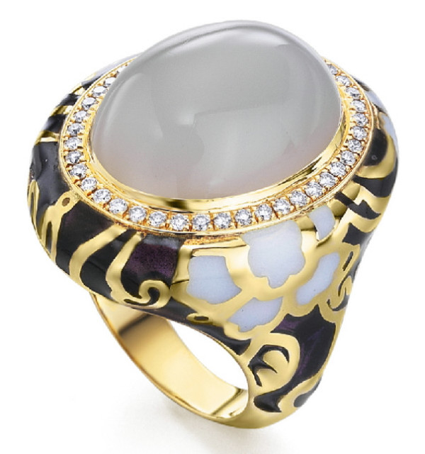 Yellow gold ring with enamel, Chalcedony and Diamonds
