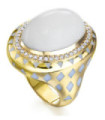 Anillo oro amarillo , Calcedonia,    esmalte y  Diamantes