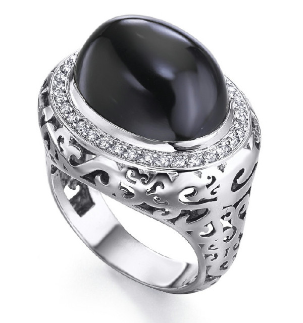 Anillo oro blanco , Espinela   y  Diamantes