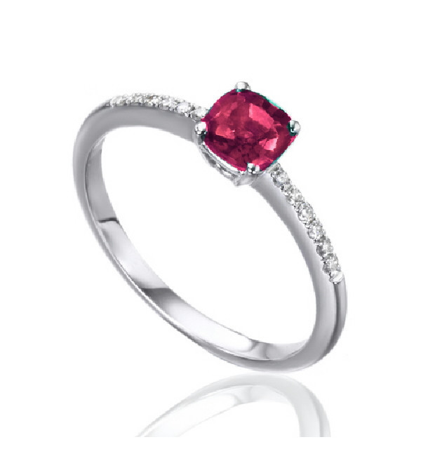 Anillo oro blanco con Diamantes y Rubí