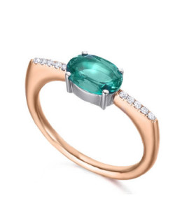 White and rose gold ring with Emerald and Diamonds