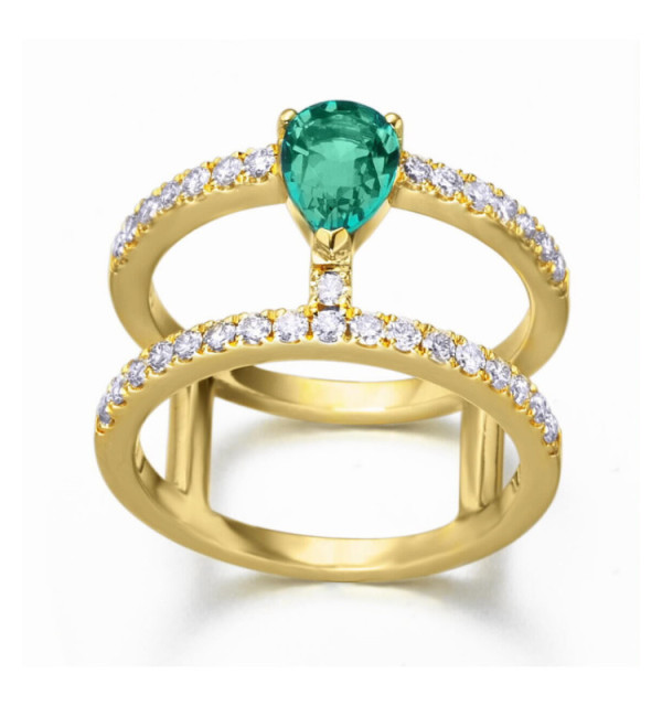Yellow gold ring with Emerald and Diamonds