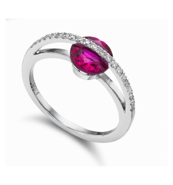 White gold ring with Ruby and Diamonds