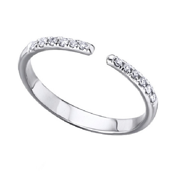 White gold ring with Diamonds