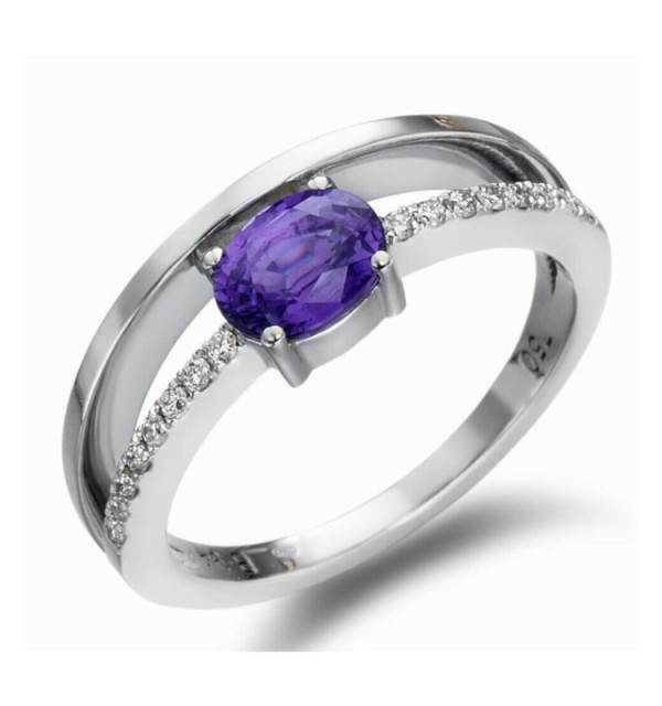 White gold ring with purple Sapphire and Diamonds
