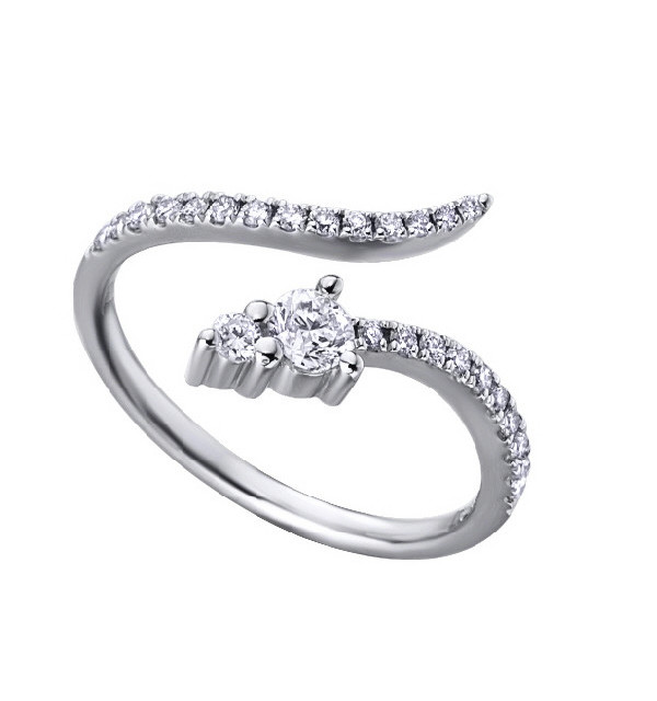 White gold ring with Diamonds