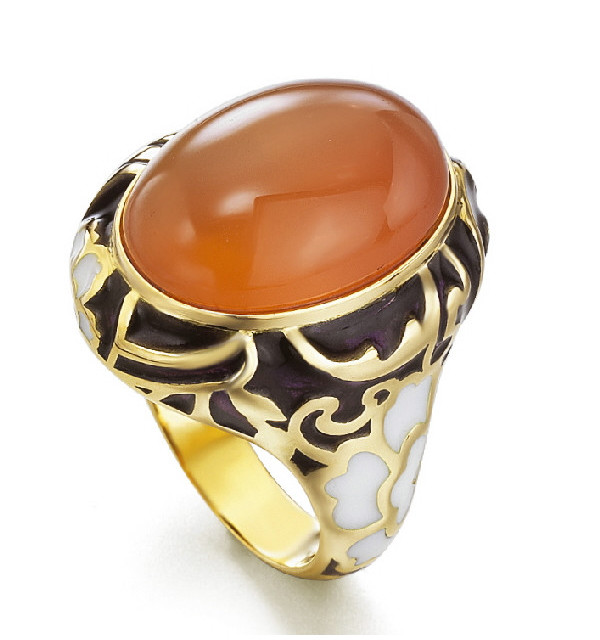 Yellow gold ring with Cornelian and enamel