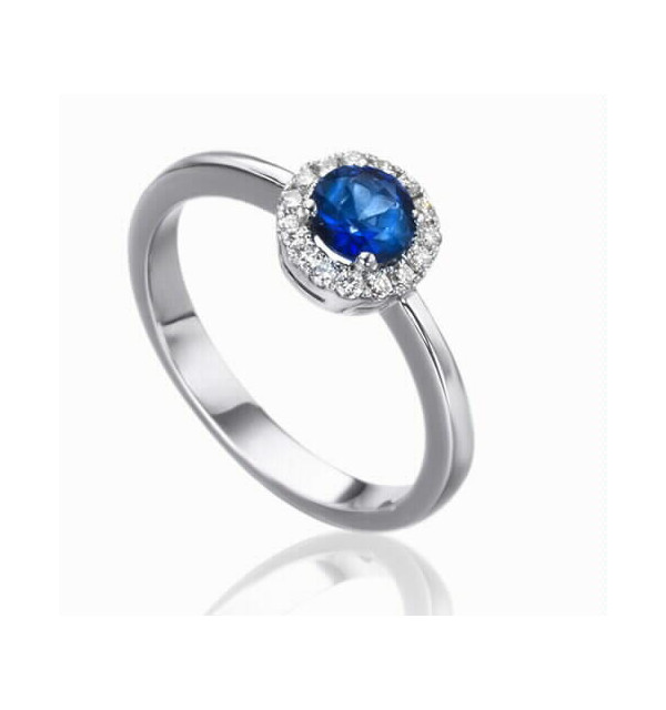 White gold ring with Diamonds and Sapphire