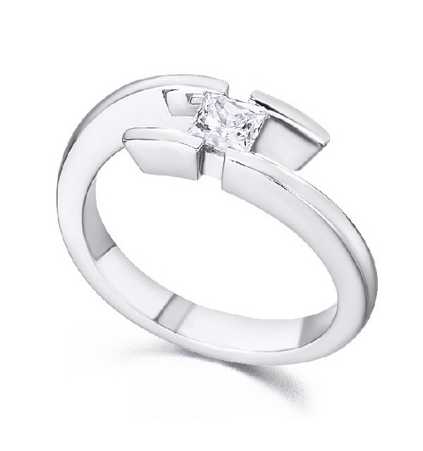White gold ring with diamond (0,38 cts)