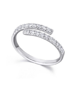 White gold ring with Diamonds