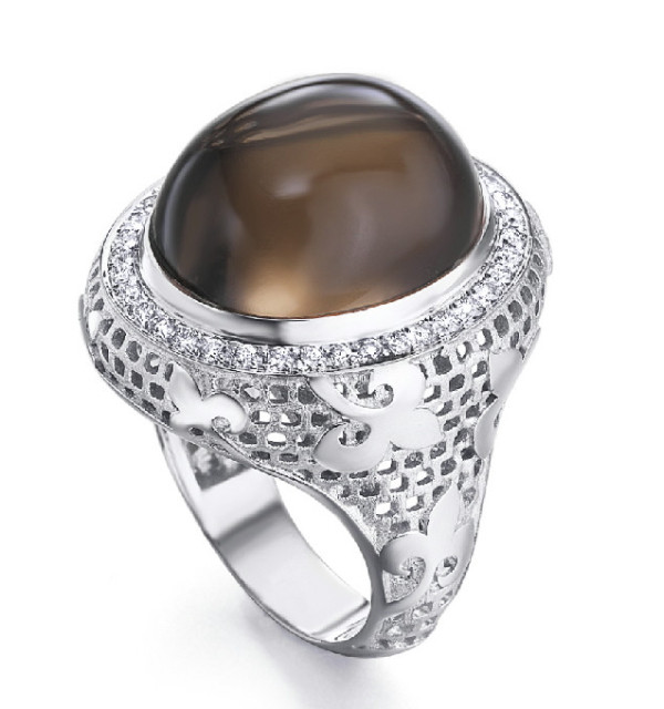 White gold ring with Diamonds and Smokey quartzs