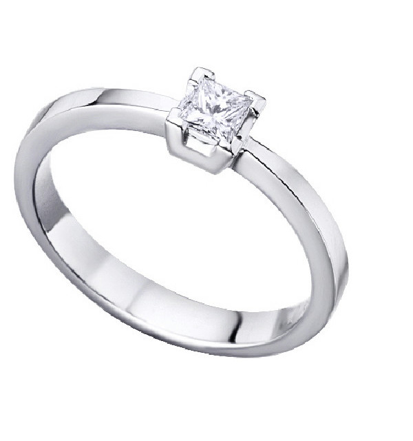 White gold ring with Diamond