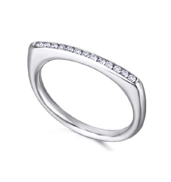 White gold ring with Diamonds