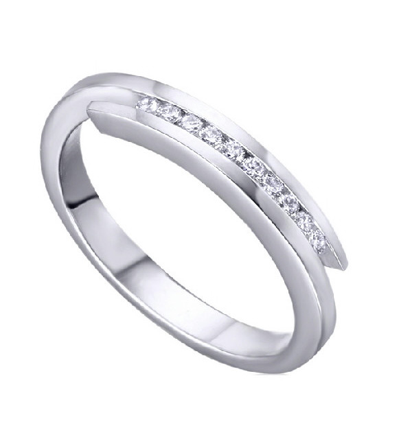 White gold ring with Diamonds