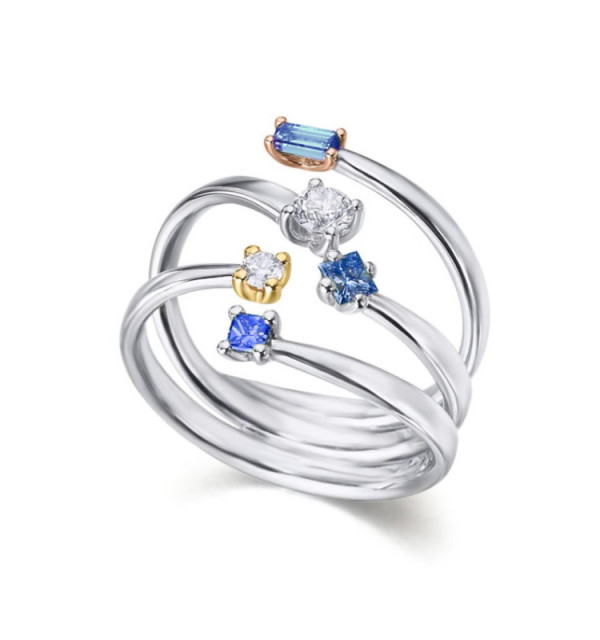 Anillo oro amarillo,rosa.blanco con Diamantes Azules