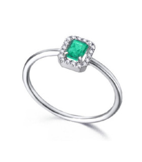 White gold ring with Diamonds and natural Emerald