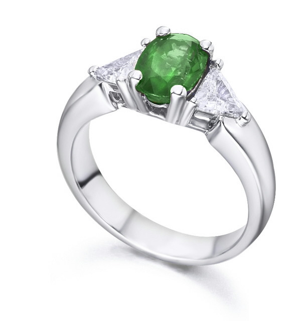 Anillo oro blanco con Zafiro natural y Diamantes.