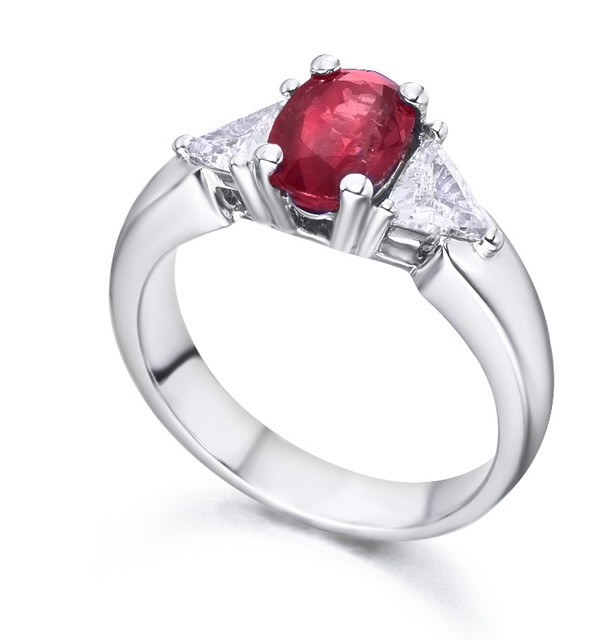 Anillo oro blanco con Zafiro natural y Diamantes.