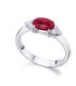 Anillo de  oro blanco con Rubí y orla de Diamantes.