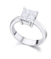 Anillo oro blanco con diamantes talla princesa.